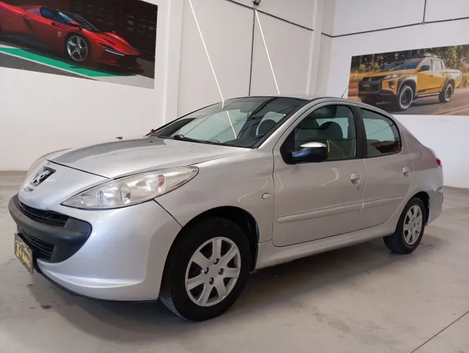 Peugeot 207 Sedan Passion XR 1.4 Flex 8V 4P 2011