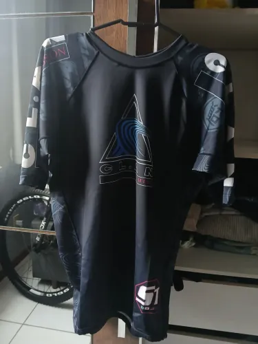 Camisa jiu-jitsu