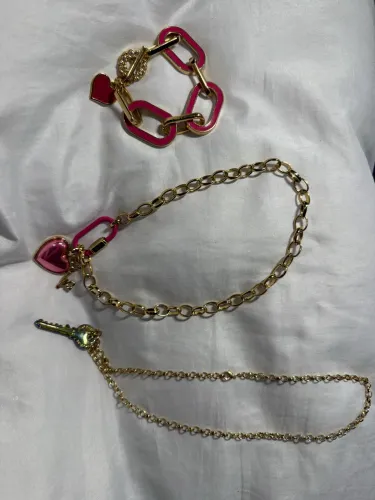 Pulseira e cordões