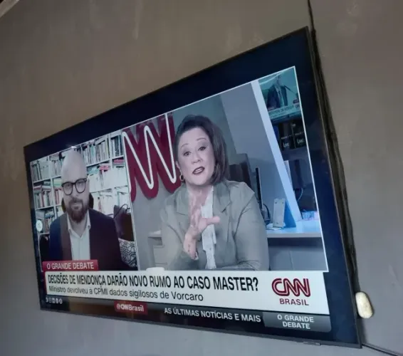 Tv Samsung 70 polegadas.