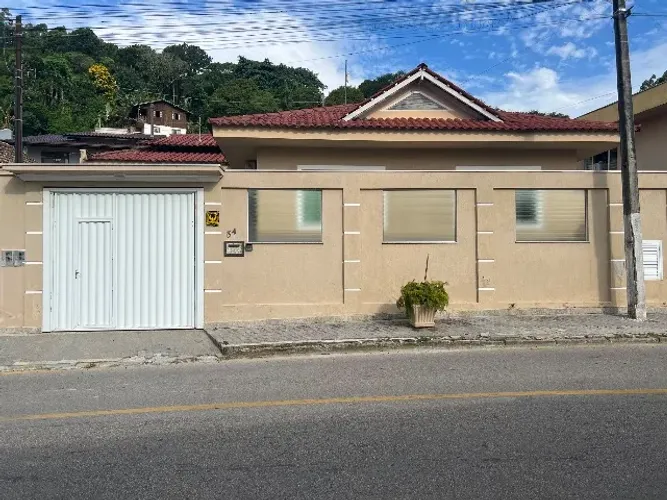 Casa aluguel anual na praia do Araçá