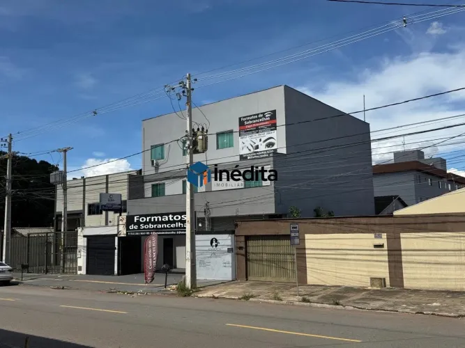 Excelente Sala Comercial para locação no 1º piso, R$850,00/mês.