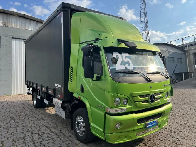 Mb Accelo 1017 Ano:25,Único dono,Com Sider 6,20 mts,Semi-Novo.