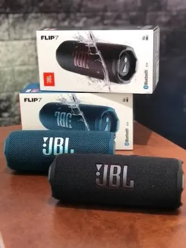 JBL Flip 7 Preta e Azul 