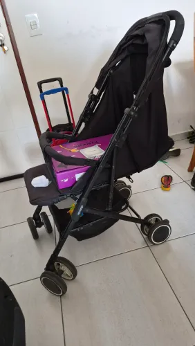 Carrinho de bebê pra doação