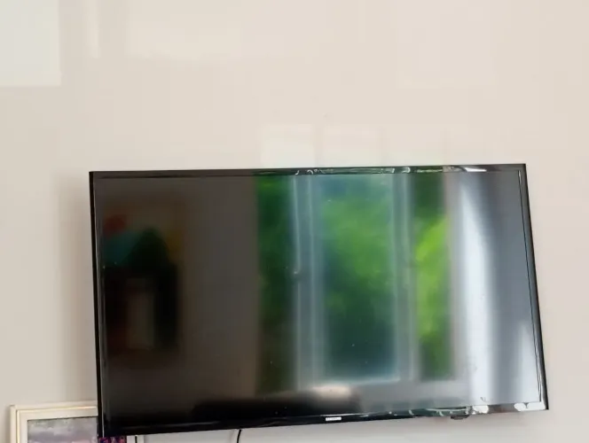 Tv 40" SAMSUNG (defeito)
