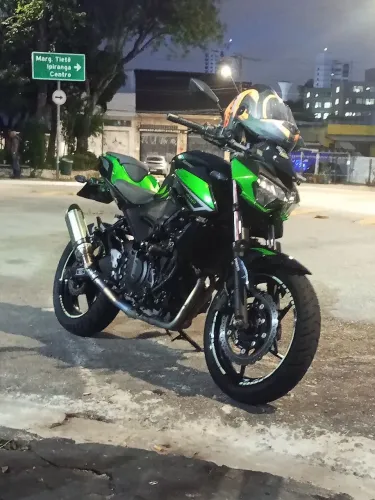 Z400 2022 particular ( troco em moto menor )