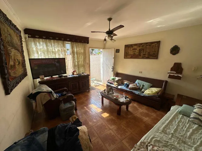 Casa à Venda na Vila Belmiro Oportunidade de Valorização!