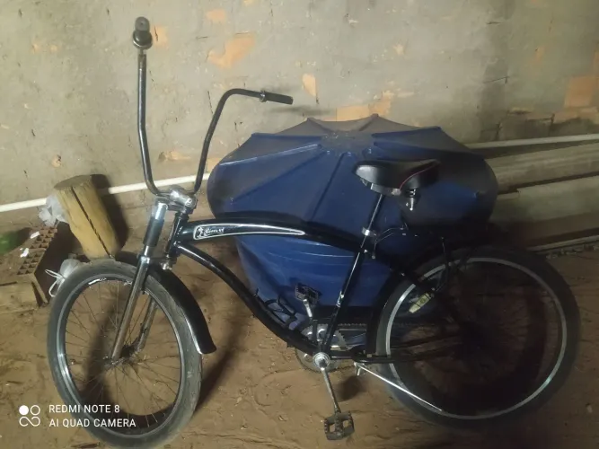 Bike shoper retro.