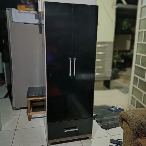Guarda roupa de solteiro 