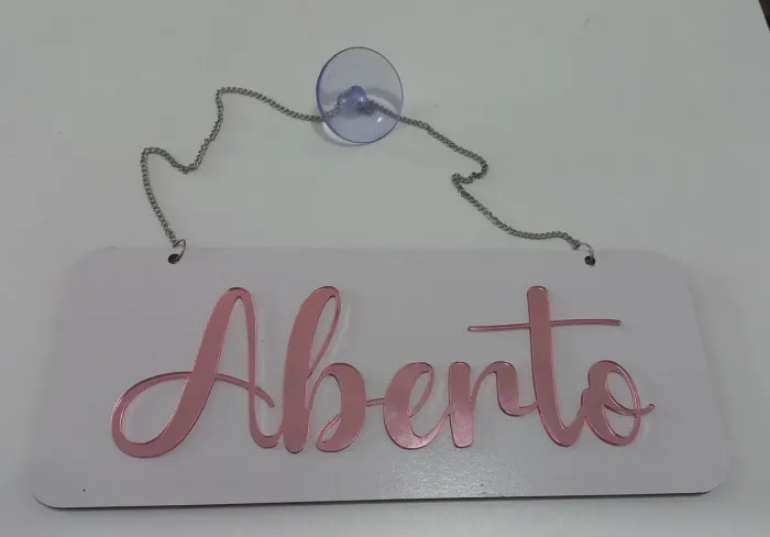 Placa em MDF e acrílico (Aberto/Volto logo)