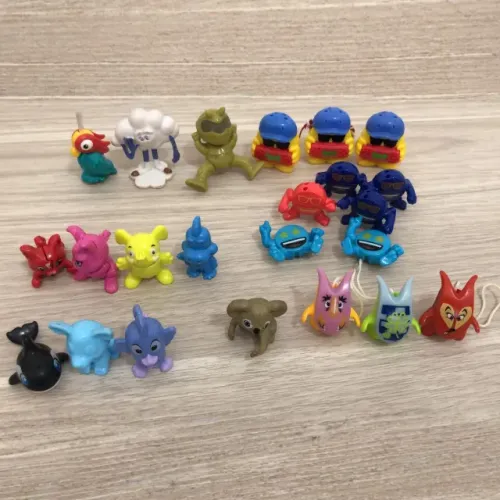 Lote De Brinquedos Kinder Ovo Colecionáveis (usado)