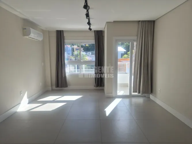 Studio semi mobiliado a venda no bairro Trindade em Florianópolis.