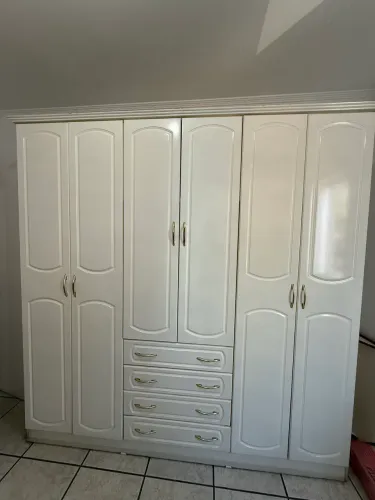 Guarda roupa branco