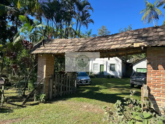 Sítio com 30.600 m2, na Estrada da Tromba, com casa antiga, area de festa, riacho