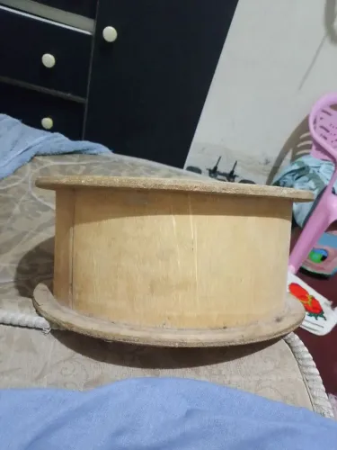 Eu estou vendendo uma carretilha de madeira