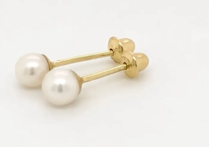 Brinco Vivara em Ouro Amarelo 18k com Pérola,