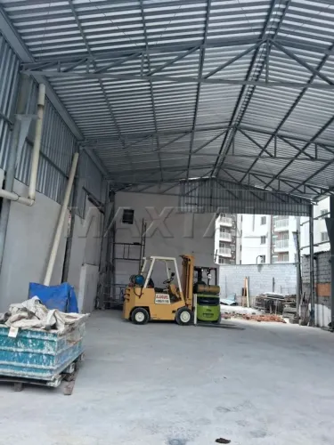 Galpão 400M² para Locação no Ipiranga com entrada para caminhão e utilitários