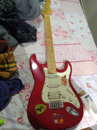 Guitarra elétrica stratocaster 