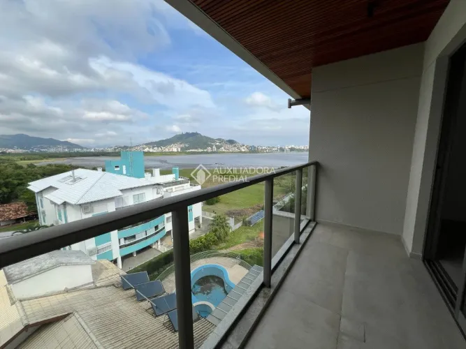 Duplex exclusivo à venda no Harmonie Residencial - frente mar em Florianópolis