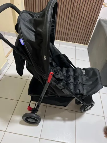 Carrinho de bebê marca COSCO