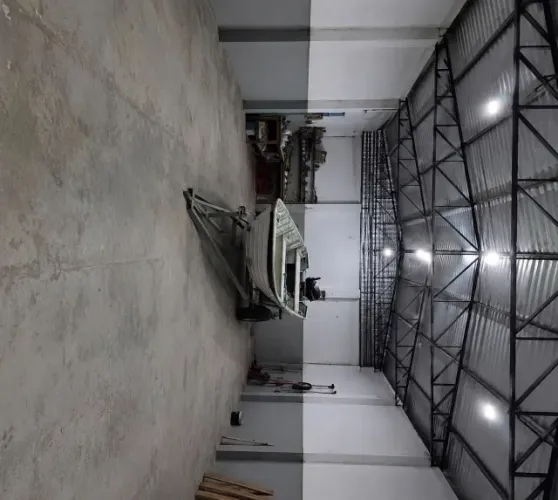 Barco de aluminio com motor e reboque