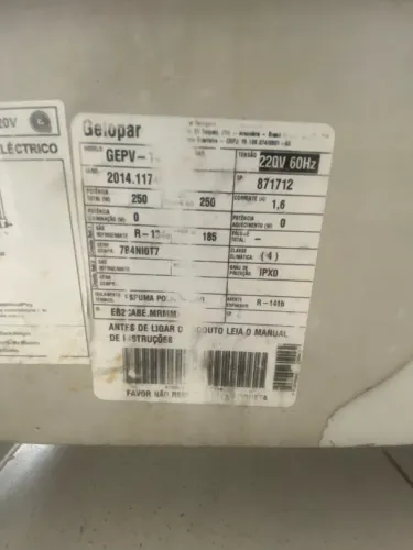 Vende-se expositor gelopar