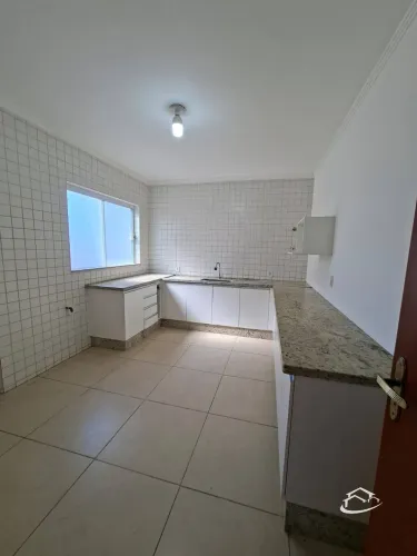 Apartamento com cozinha planejada no Centro de Lorena para Locação