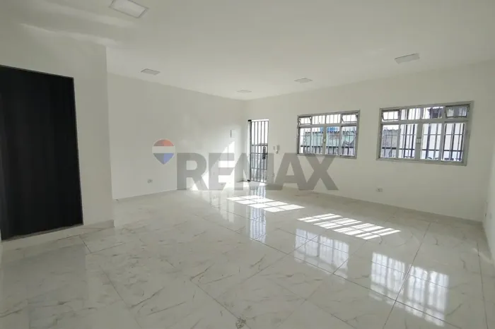 Sala Comercial-Prox. a praça 8-Taboão-Guarulhos: Pronta para Uso!
