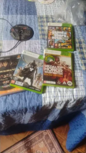 Xbox 360 original, tudo original, vários jogos muito bons e um até raro