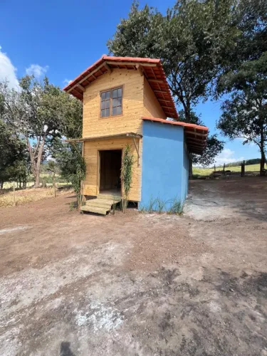 CHALÉ DE MADEIRA - APENAS R$ 60 MIL DE ENTRADA + 50 PARCELAS DE R$ 2 MIL!