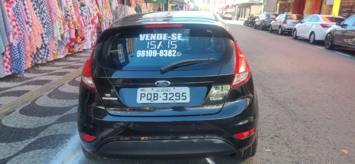 Ford Fiesta 1.6 16V Flex Aut. 5P 2015
