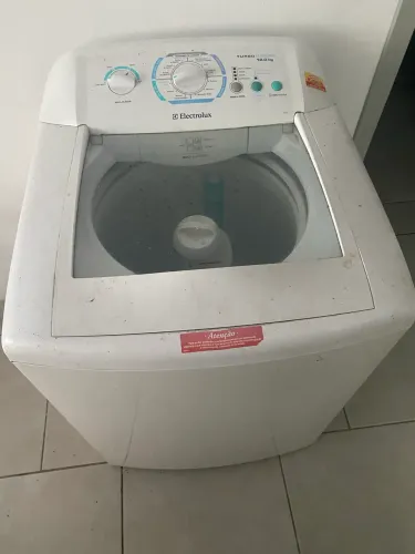 Máquina de Lavar 12kg Eletrolux Turbo (só gira para um lado)