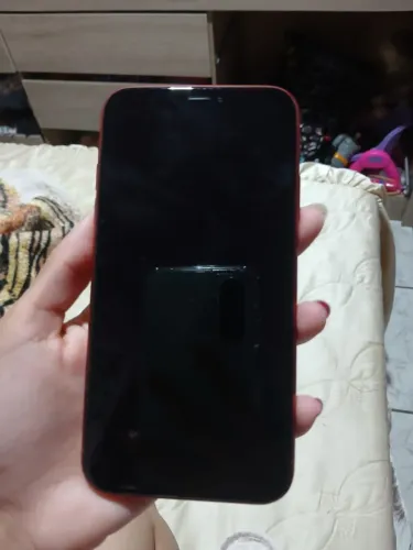 iPhone XR usado sem carregador