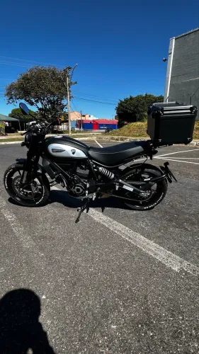 Ducati Scrambler 2020/2020 com 2.600 km - Revisões na Concessionária