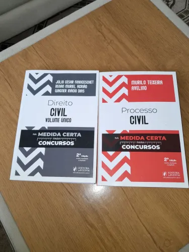Livros Direito Civil e Processol Civil Na Medida Certa para concursos.