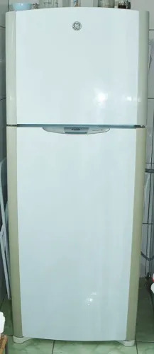 Geladeira GE 410L Branca (220V) - Para Conserto ou Peças
