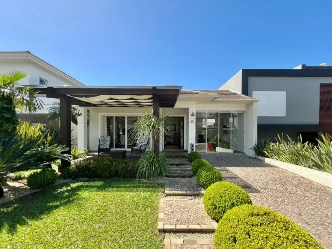 Casa a venda no condomínio Condado de Capão