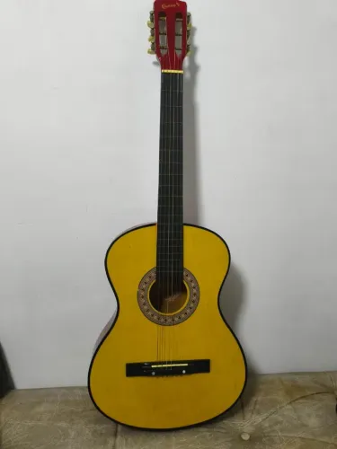Violão acústico