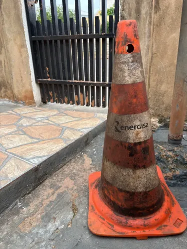 CONES DE SINALIZAÇÃO 75CM E 50CM 