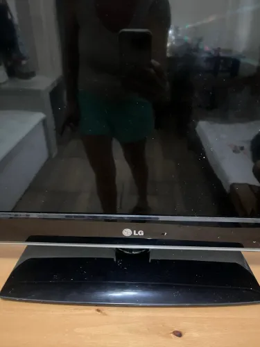 Vendo TV LG de 32 polegadas.