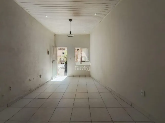 Casa de vila com 2 quartos, no Centro