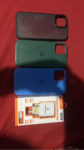 Capinha Iphone 12/11 + carregador lacrado LEHNOX