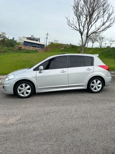 Nissan Tiida SL 1.8/1.8 Flex 16V Aut. 2013