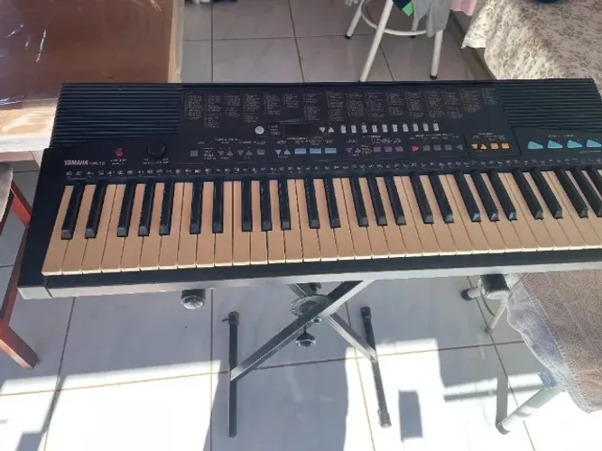 TECLADO YAMAHA