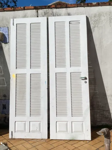 Porta madeira de lei