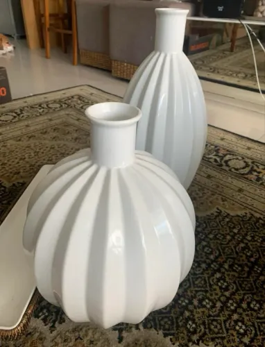 Par de vasos (cerâmica).