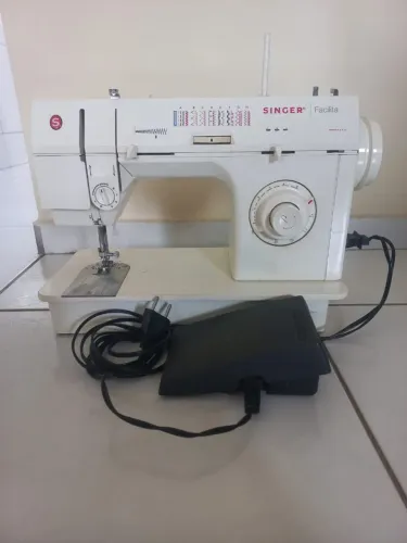 Máquina de Costura Singer Facilita