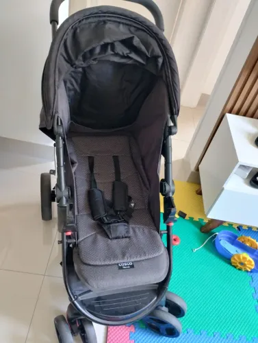 Carrinho de bebê com bb conforto COSCO