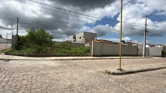 Lote avenida Carlos Pereira Matos